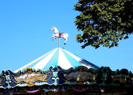 L'oreille humaine n'est pas faite pour entendre des ondes de ce type.