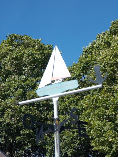 L'oreille humaine n'est pas faite pour entendre des ondes de ce type.