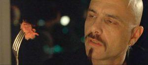 Cypher trahira le groupe au point médian du récit.