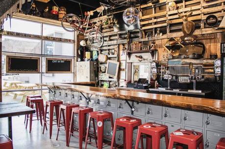 Craft beer – Jack Brown’s Beer & Burger Joint ouvre un deuxième établissement à Nashville à Edgehill
 – Bière noire