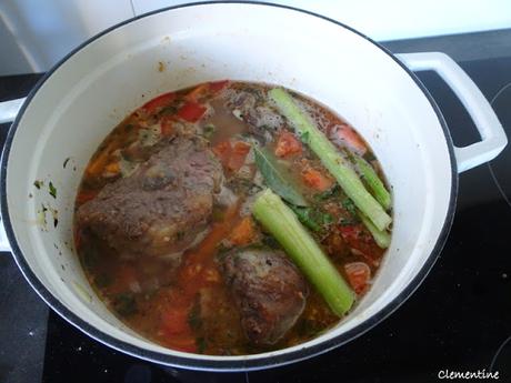 Queue de bœuf à la bière et la marjolaine Queue de bœuf à la bière et la marjolaine