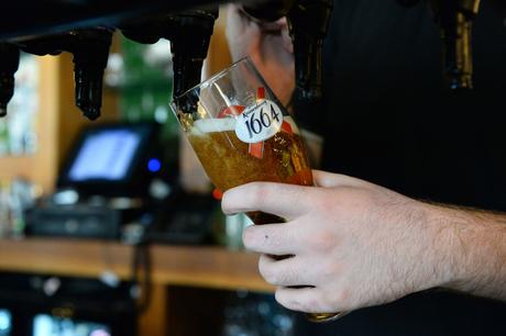 Craft beer – Les 27 000 pubs britanniques avec jardins à bière sont les mieux placés pour rouvrir, selon un organisme commercial de l’industrie

 – Bière noire