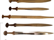 scientifiques étudient anciennes méthodes combat l'épée cours période l'âge bronze