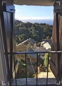 Arnaud Beaujeu | Ouvrir une fenêtre sur un soleil d’été Arnaud Beaujeu | Ouvrir une fenêtre sur un soleil d’été