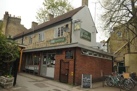 Craft beer – Huit endroits qui livreront une pinte à votre porte à Cambridge
 – Bière noire