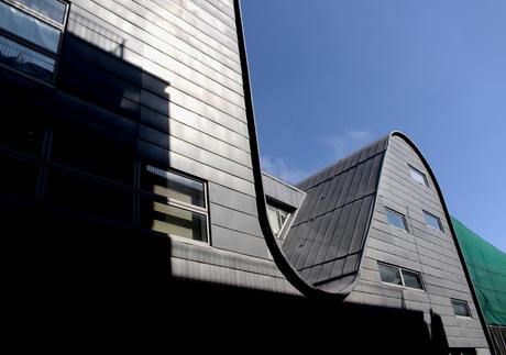 Promenade ensoleillée dans le 11ème arrondissement de Paris