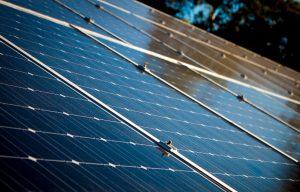 Transition énergétique pour l’habitat avec France PAC Environnement Votre autonomie avec une installation photovoltaïque