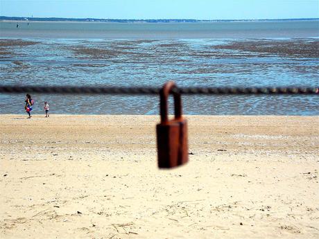 prenez place sur la vieille chaise prenez place sur la vieille chaise