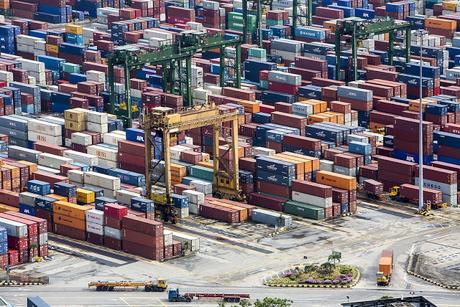 prenez place sur la vieille chaise prenez place sur la vieille chaise