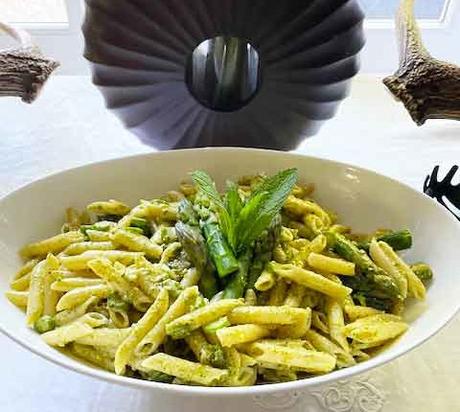 Pâtes au pesto de menthe et asperges vertes