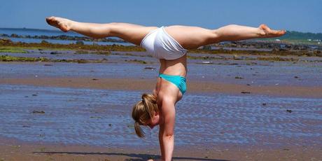 split handstand grand écart