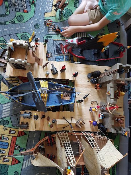 Jeu libre : Playmobil + Kapla : construction d'un mini monde [Loisirs Enfants]
