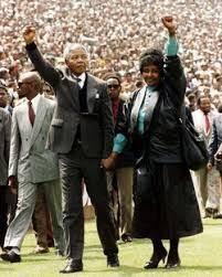 03/06/2020 – COUP D’ŒIL DANS LE RÉTROVISEUR…Une affiche rétro par jour – Aujourd’hui – 1990 (Cliquer pour voir la suite…)