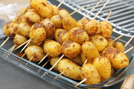 brochettes de pommes de terre au barbecue