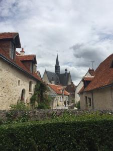 Montrésor – La Halles des cardeux- le château et le village