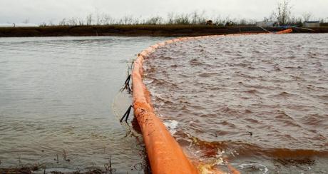 Russie : Arrestation de trois responsables impliqués dans la fuite d’hydrocarbures dans l’Arctique Russie : Arrestation de trois responsables impliqués dans la fuite d’hydrocarbures dans l’Arctique