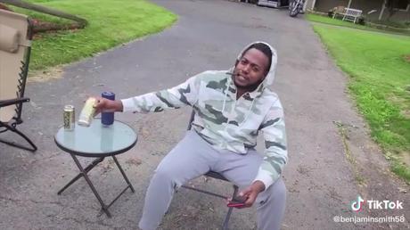 Bière artisanale – Des amis combattent le racisme avec un happy hour [Video]
 – Bière blonde