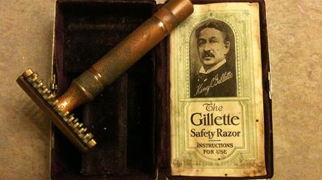 King.C.Gillette et son rasoir de sécurité de l'époque