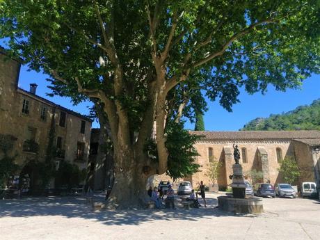 Saint-Guilhem-le-Désert : mon coup de coeur pour l'un des plus beaux villages de France
