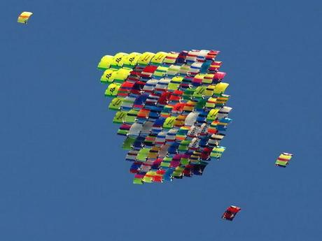 Divers - Les parachutistes