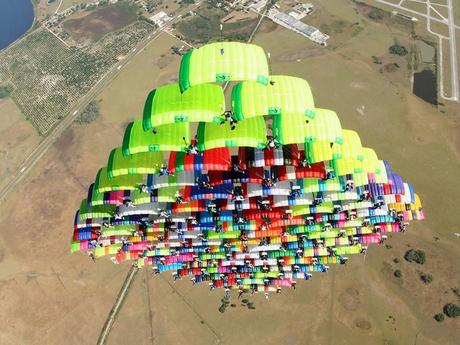 Divers - Les parachutistes