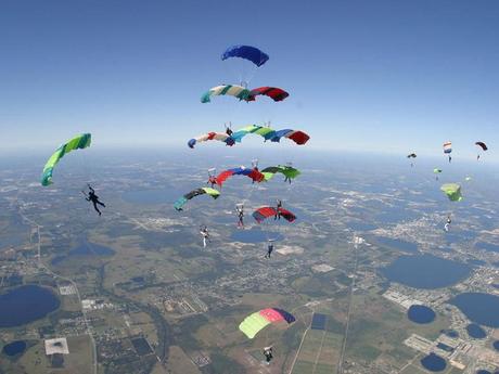 Divers - Les parachutistes