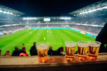 News bière – Vers un assouplissement de la loi Evin dans les stades? / En vedette

 – Bière blonde