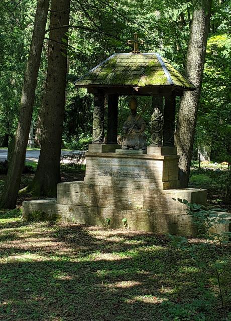 Waldfriedhof in Munich (4) — 12 new PIcs