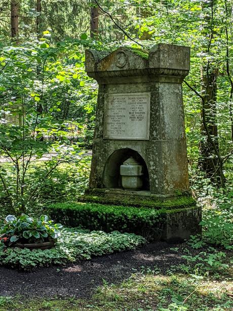 Waldfriedhof in Munich (4) — 12 new PIcs