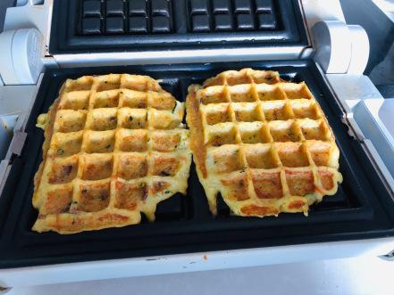 Gaufres salées, courgette au cumin et filet mignon séché