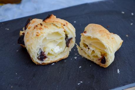 Feuilletés aux olives et fromage frais