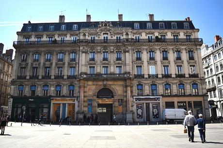 Le quartier des Terreaux, le point de rendez-vous imposant et branché de la Presqu’île… Le quartier des Terreaux, le point de rendez-vous imposant et branché de la Presqu’île…