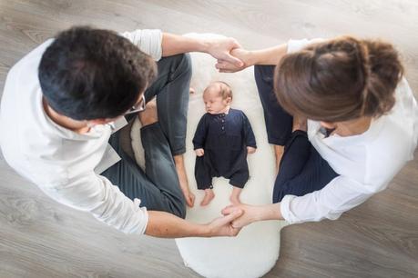 Immortaliser la naissance d’un bébé grâce à un shooting photo.