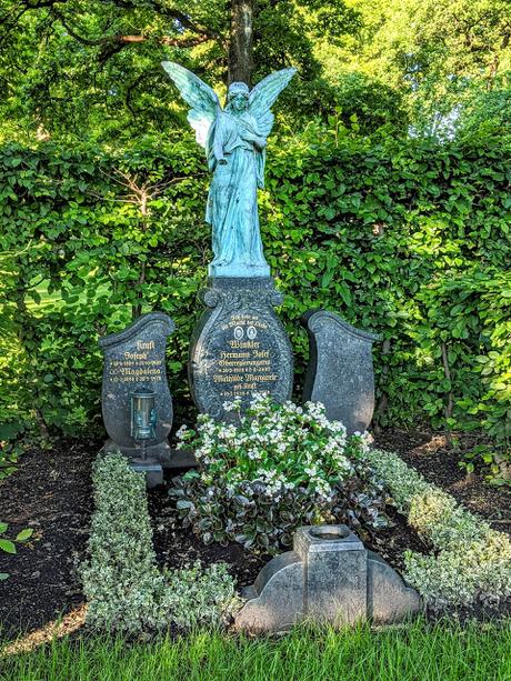 Nordfriedhof München (1) — 11 Pics — Le cimetière du  Nord à Munich