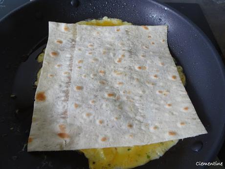 Rouleaux croustillants d'omelette et champignons de Nadiya Hussain