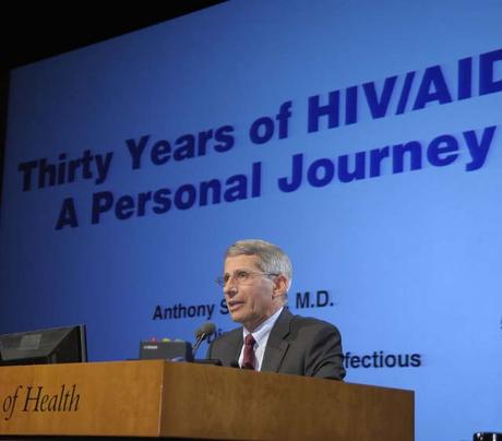 Dr. Anthony Fauci: COVID-19 prendra fin et nous en contrôlerons COVID-19