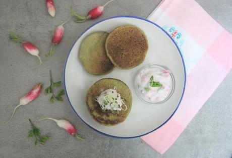 Cuillère et saladier : Pancakes aux fanes de radis (vegan)