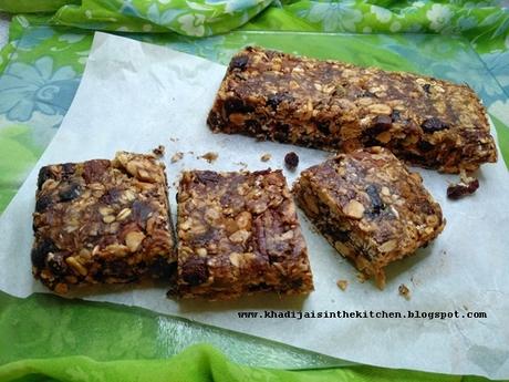 BARRES ÉNERGÉTIQUES AU BEURRE D’ARACHIDES ET AUX DATTES  / PEANUT BUTTER AND DATES ENERGY BARS / BARRAS ENERGÉTICAS DE MANTEQUILLA DE MANÍ Y DÁTILES / حلوى الطاقة بزبدة الفول السوداني و التمر