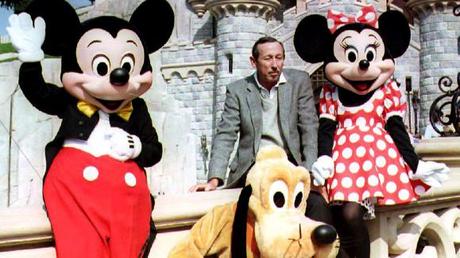 Un hommage vibrant à Walt et Roy Disney est symbolisé par une comédie musicale Un hommage vibrant à Walt et Roy Disney est symbolisé par une comédie musicale