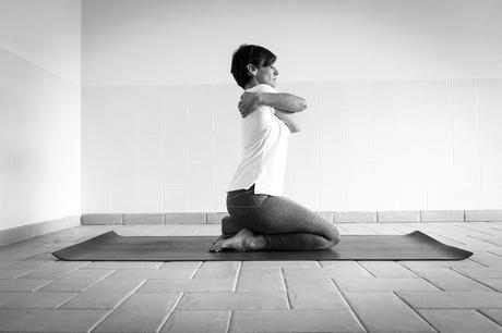 3 postures yoga pour destresser