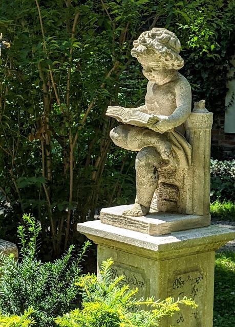 Friedhof Haidhausen (München / Munich) — 17 Fotos