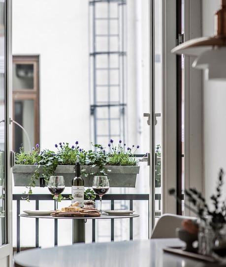 appartement Linné quartier balcon filant étroit table suspendue