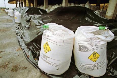 À Celui Qui Te Dit Meurs, Creuse Ta Tombe Dans Son Coeur À Celui Qui Te Dit Meurs, Creuse Ta Tombe Dans Son Coeur