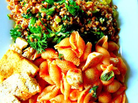 Pâtes avec sauce tomates crues 