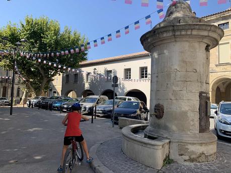 Mon village un dimanche matin