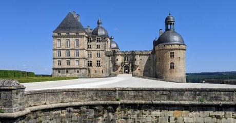 Le château de Hautefort : le Phénix du Périgord