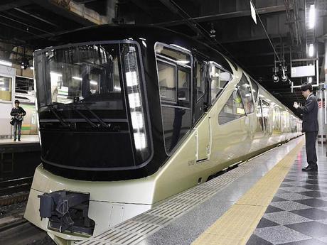 Japon - Shiki-Shima - Un train palace japonais
