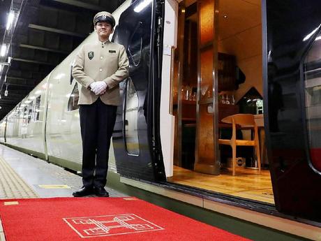 Japon - Shiki-Shima - Un train palace japonais