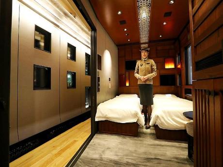 Japon - Shiki-Shima - Un train palace japonais