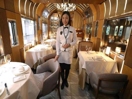 Japon - Shiki-Shima - Un train palace japonais